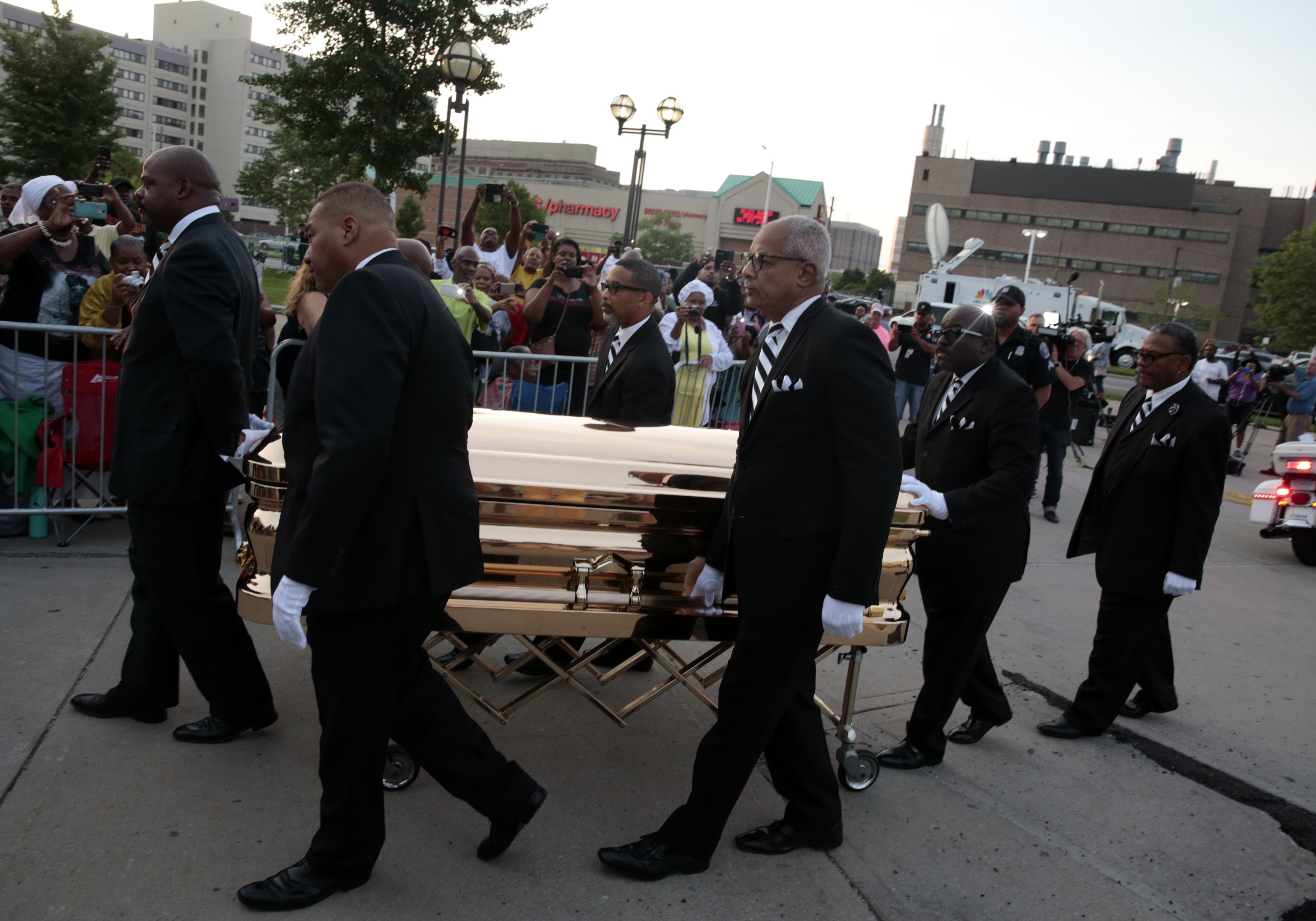 A special hearse transported Aretha Franklin | The Gayly